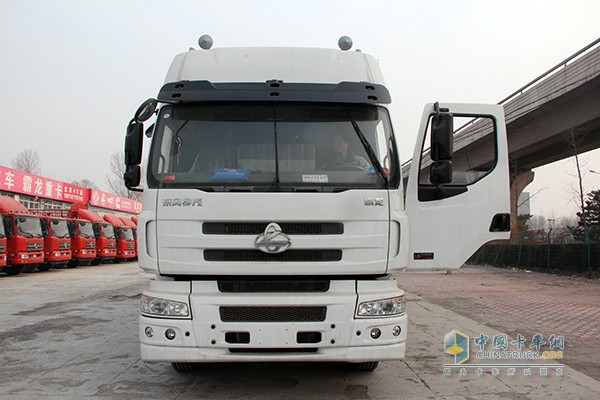 东风柳汽 乘龙 245马力6x2 9.6m厢式载货车