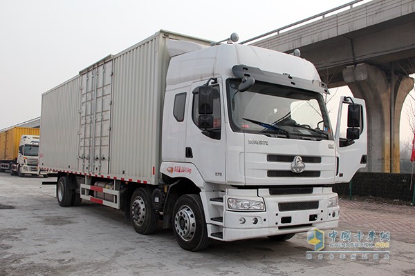 东风柳汽 乘龙 245马力6x2 9.6m厢式载货车