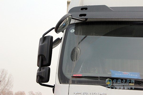 东风柳汽 乘龙 245马力6x2 9.6m厢式载货车