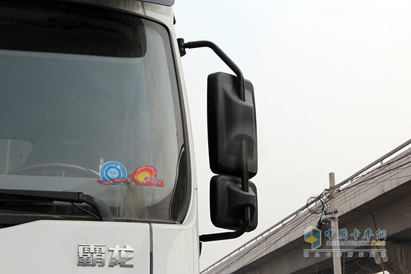 东风柳汽 乘龙 245马力6x2 9.6m厢式载货车