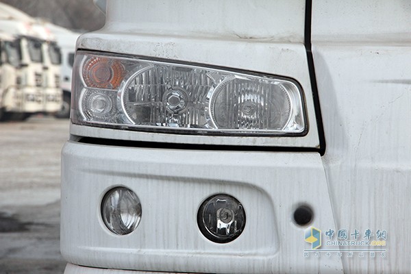 东风柳汽 乘龙 245马力6x2 9.6m厢式载货车
