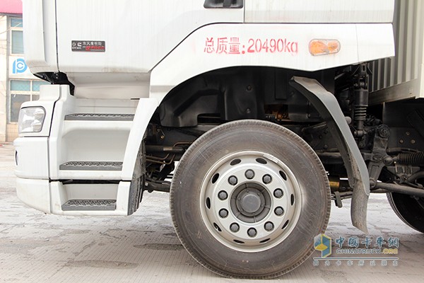 东风柳汽 乘龙 245马力6x2 9.6m厢式载货车