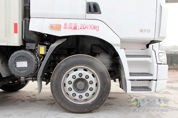 东风柳汽 乘龙 245马力6x2 9.6m厢式载货车