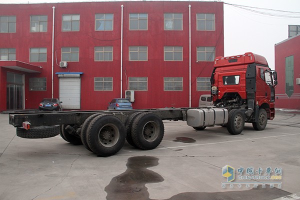 IMG_一汽解放 J6P 350马力 8X4载货车底盘