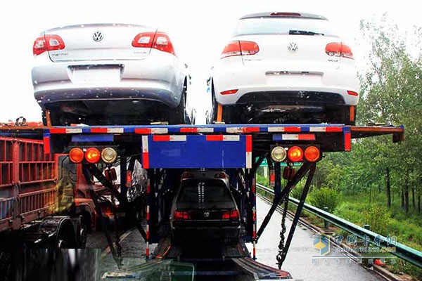 轿运车