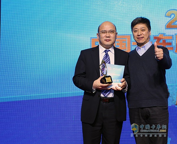 中国重汽T7H包揽“双料”大奖，曼技术赢得用户信赖