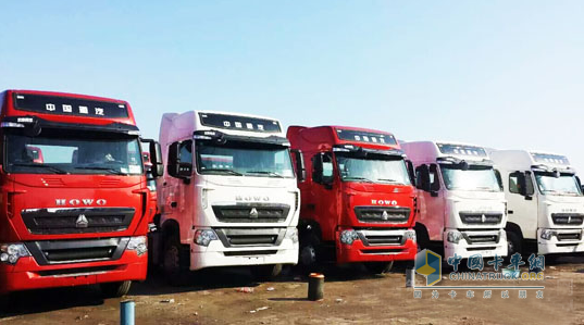 中国重汽 T7H 牵引车