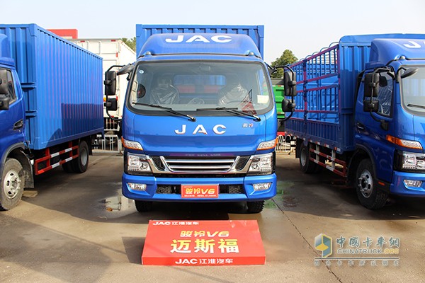 骏铃V6搭载迈斯福3.2L动力