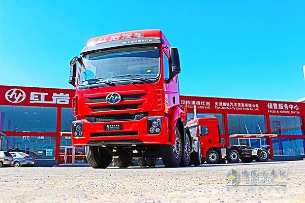 上汽依维柯红岩杰卡 科索9 390马力6X2国四牵引车