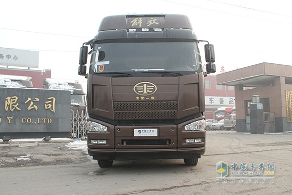 解放J6P领航版牵引车