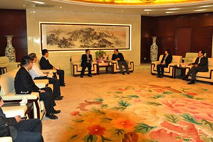 民生银行济南分行一行到访中国重汽共商合作
