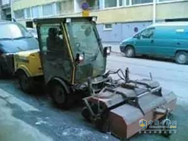 扫雪车