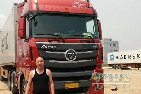 许长鸣与爱车欧曼GTL