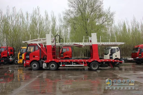 解放底盘轿运车