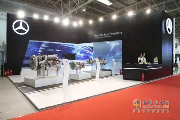2016北京交通运输技术展上的奔驰动力展台