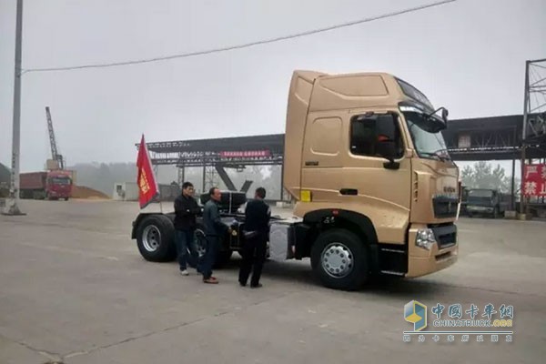 豪瀚系列牵引车