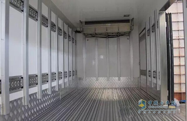 河南松川生产的冷藏车