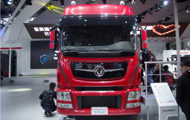 东风商用车 天龙旗舰重卡 480马力 6X4牵引车(代号D760)(DFL4251A)