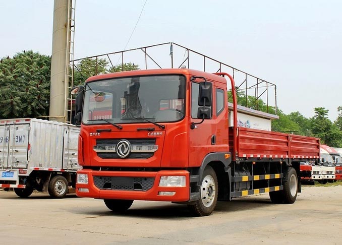 东风多利卡D9中卡 160马力 4X2 6.2米栏板载货车(DFA1140L10D6)