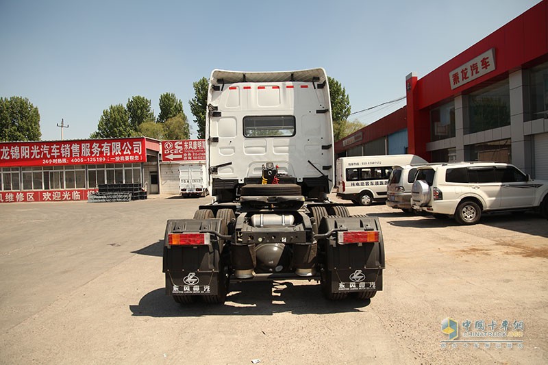 东风柳汽 乘龙T7 6X4 牵引车