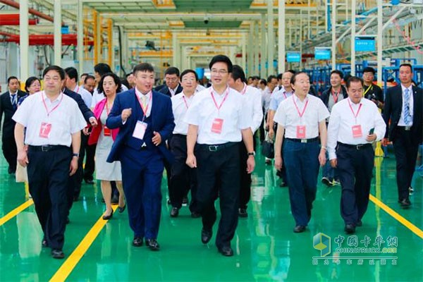 铂骏零部件产业联盟成员签约