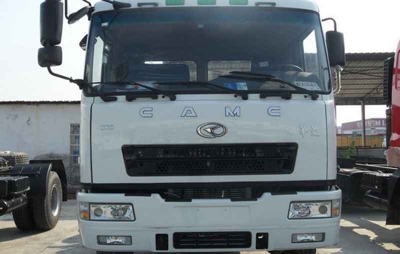华菱重卡 380马力 6X4 牵引车(HN4250NGB38C9M4)