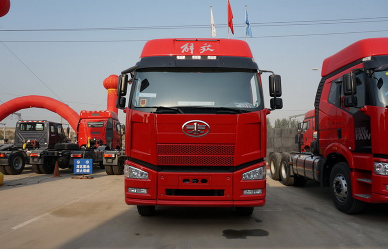 一汽解放 J6P重卡 2013款 350马力 6X4半挂牵引车(CA4250P66K2T1A1HE4)