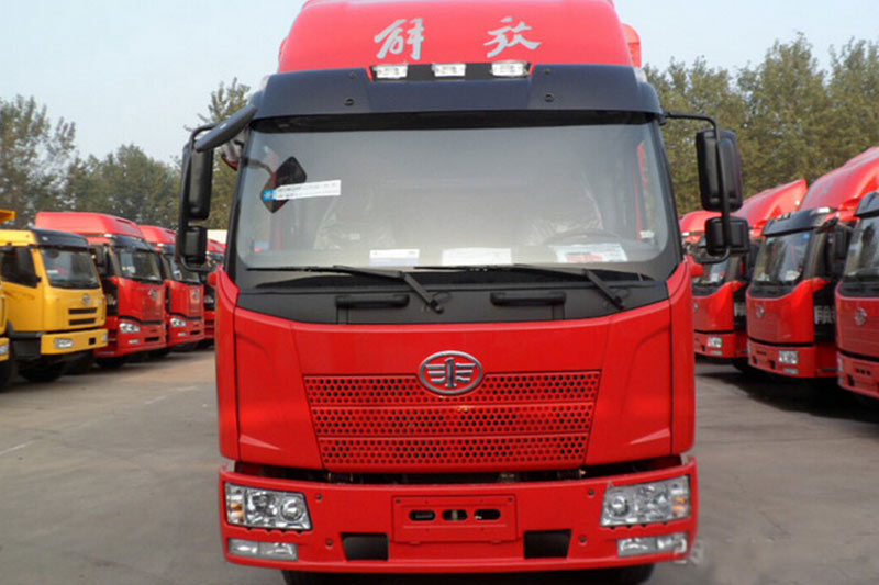 一汽解放 J6L中卡 180马力 6X2仓栅式载货车(CA5250CCYP62K1L7T3E4)