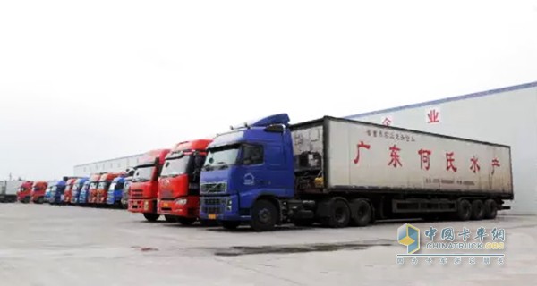 小型的厢式运输车成为城市物流运输的主流车辆