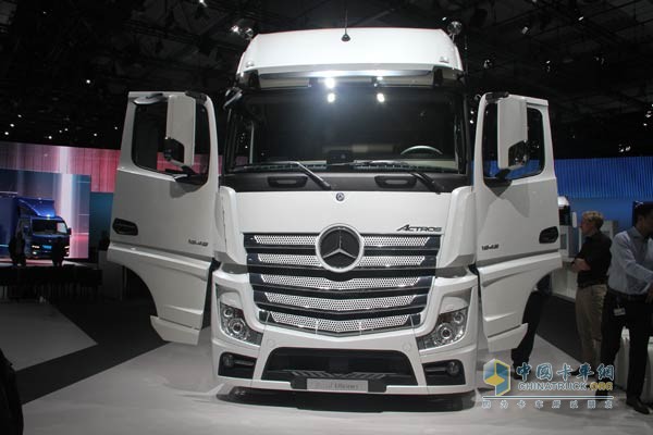 奔驰旗舰Actros 1848车型