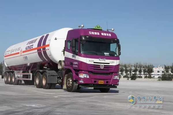 联合危化品运输车