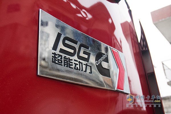 康明斯船机，康明斯ISF轻型发动机，康明斯ISG重型发动机，兜兜转转，张科伟10年间做过不同的行业，用过不同的设备，可唯一不变的是：人生的这10年，康明斯陪伴依旧。
