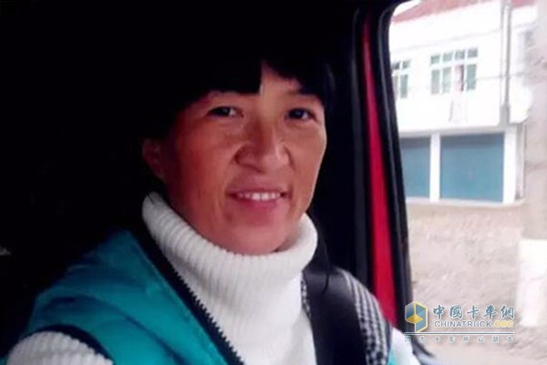 中国重汽曼技术节油实况挑战赛给了我们太多惊喜，全新的挑战模式，实况、实载，比赛环节设置真实，公平公正，即使比赛选手日常驾驶的车辆品牌不同，但仍能体会到紧张刺激的比赛乐趣;节油纪录频繁刷新，让用户见识到了T7H超强的节油能力，出色的产品加选手熟练的驾驶技巧跑出了无止境的纪录。
