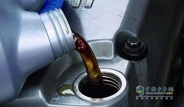 卡车在使用中常出现一些小的不良现象，如果及时发现问题，就可以避免更换零件，甚至于维修