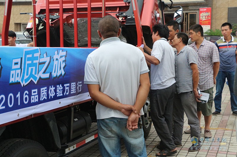 奥铃大篷车来到台州 与当地用户共庆中秋送好礼