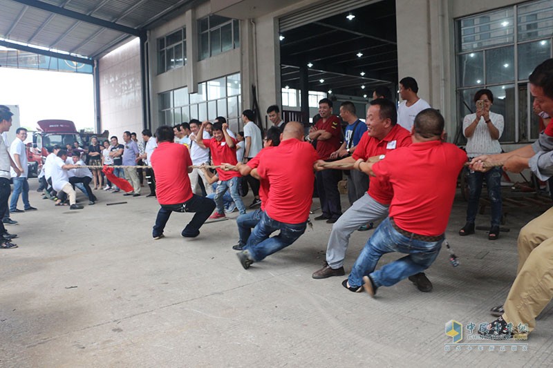 奥铃大篷车来到台州 与当地用户共庆中秋送好礼