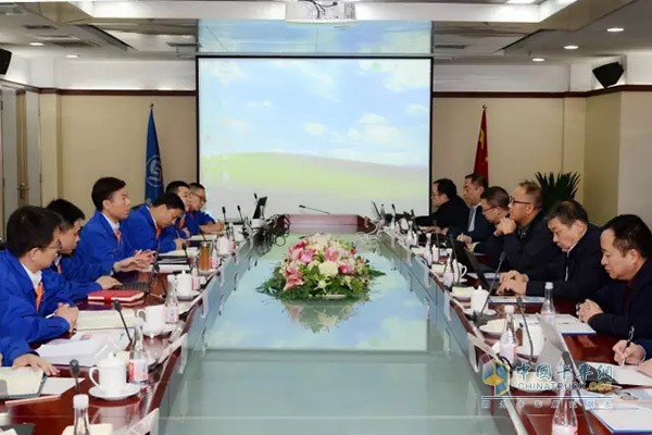 东风商用车公司党委书记张祖同一行到法士特访问