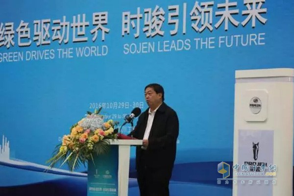 中共洱源县委书记李洋主持仪式