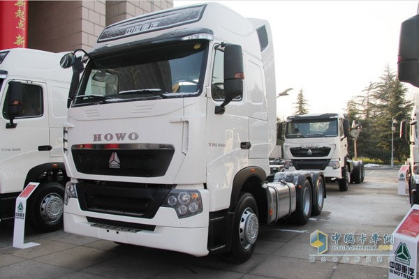 广州站比赛用车中国重汽HOWO-T7H 440马力6X4牵引车