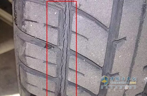 卡车轮胎上比较常见的裂纹
