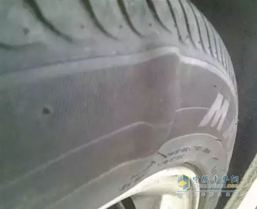 轮胎上起泡，是比较危险的现象