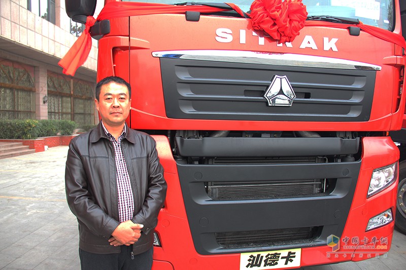 一汽解放 J6P重卡 500马力 6X4 国五牵引车(CA4250P66K25T1A1E5)