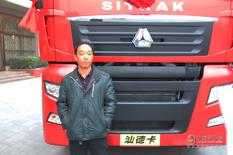 一汽解放 J6P重卡 500马力 6X4 国五牵引车(CA4250P66K25T1A1E5)