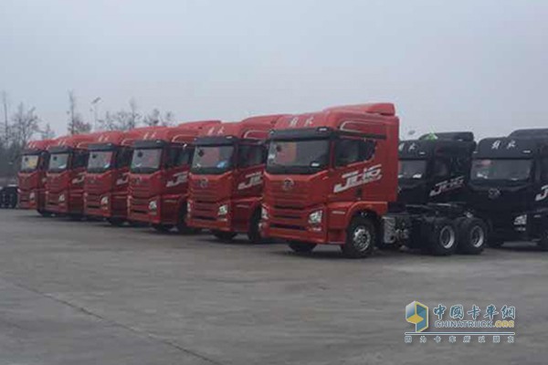 解放JH6牵引车