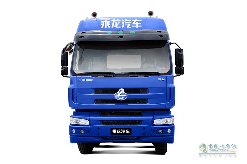 乘龙M5 6x2牵引车