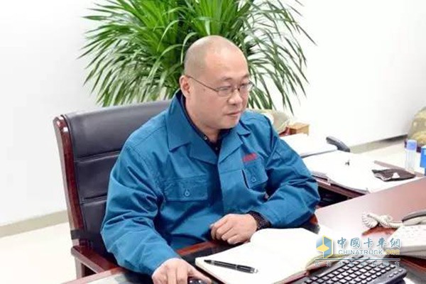 中国重汽轻卡销售部总经理王德春