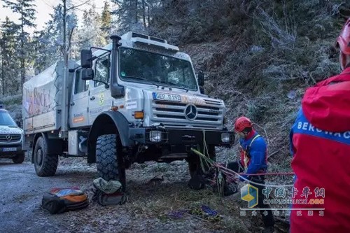 乌尼莫克山地救援车