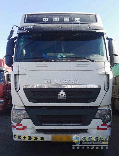 中国重汽H0W0-T7H 540马力 6×4牵引车