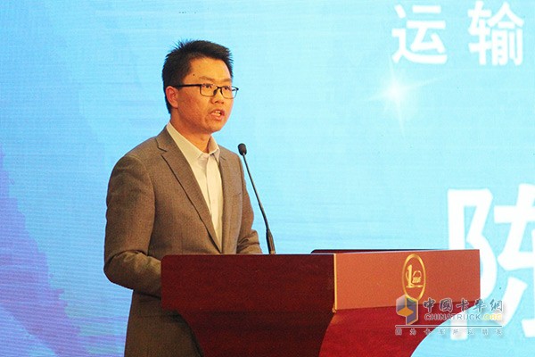 中国交通报社副总编辑、运输中心主任陈林发言