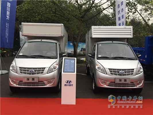 瑞逸国V 4×2载货车以及厢式车